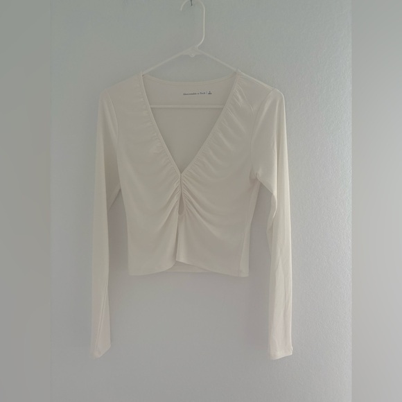 Abercrombie & Fitch Rouched Keyhole Longsleeve Top - Picture 2 of 7